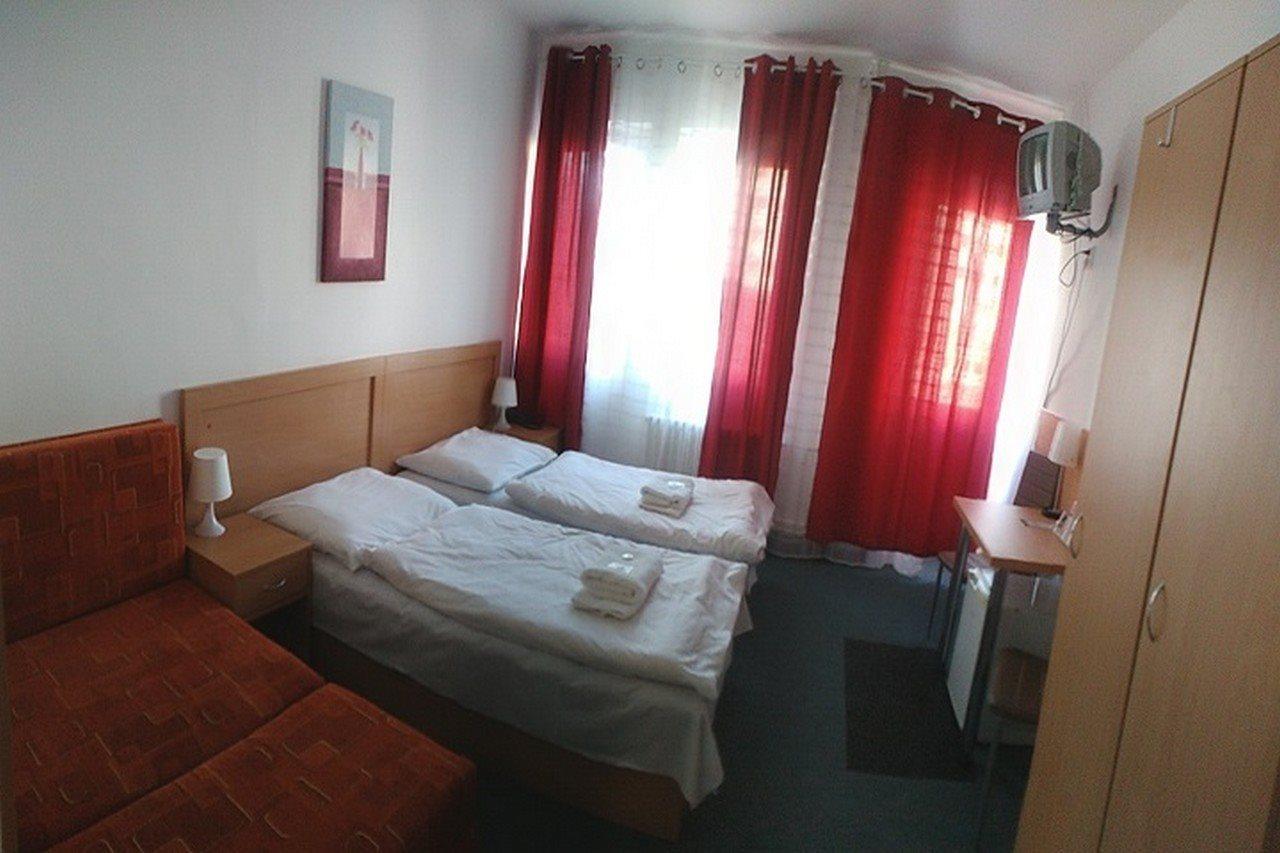 Hotel Plus Bratislava Luaran gambar