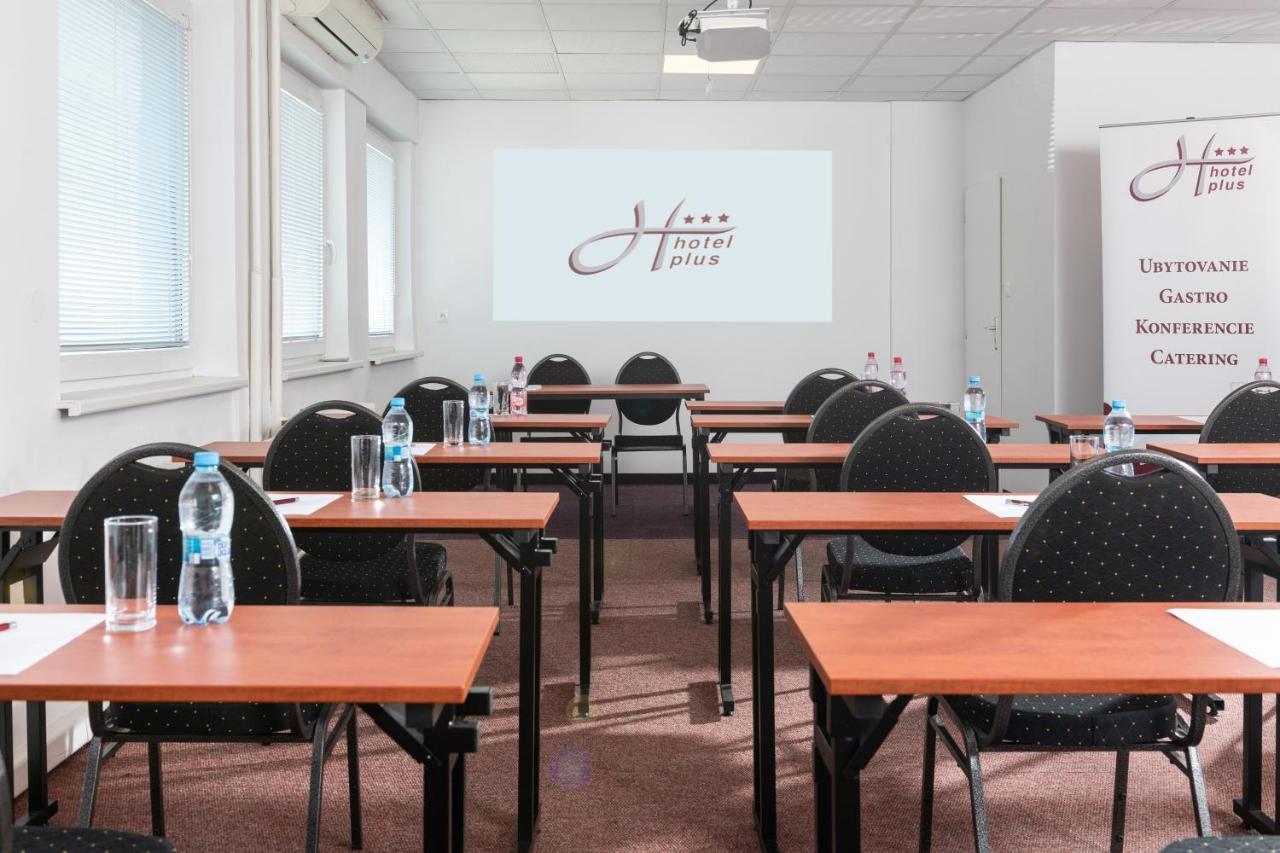 Hotel Plus Bratislava Luaran gambar